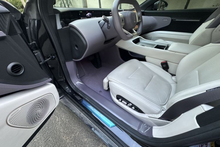 Used  12 2025 Ultra Extended-Range Edition
