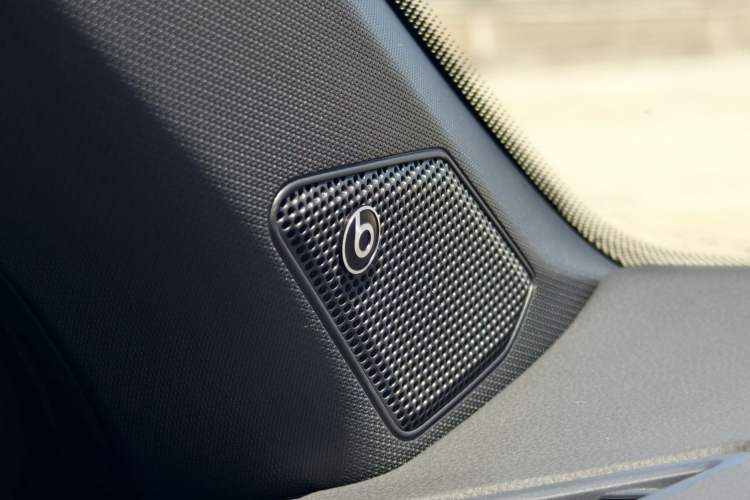 Used Volkswagen T-ROC 2023 300TSI DSG Two-Wheel Drive Starlight Edition
