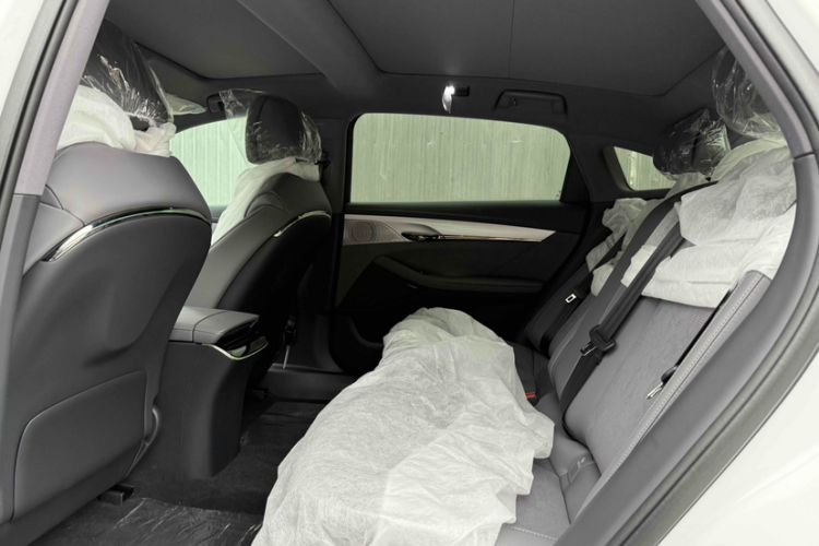 Used VOYAH PASSION 2024 PHEV Four-Wheel Drive Ultra-Long Range Executive Edition
