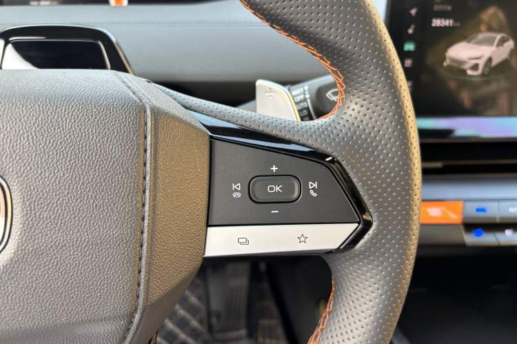 Used Changan UNI-V 2023 1.5T Prestige Model