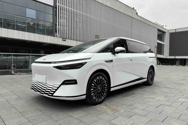 Used XPeng X9 2025 740 Ultra-Long Range Max