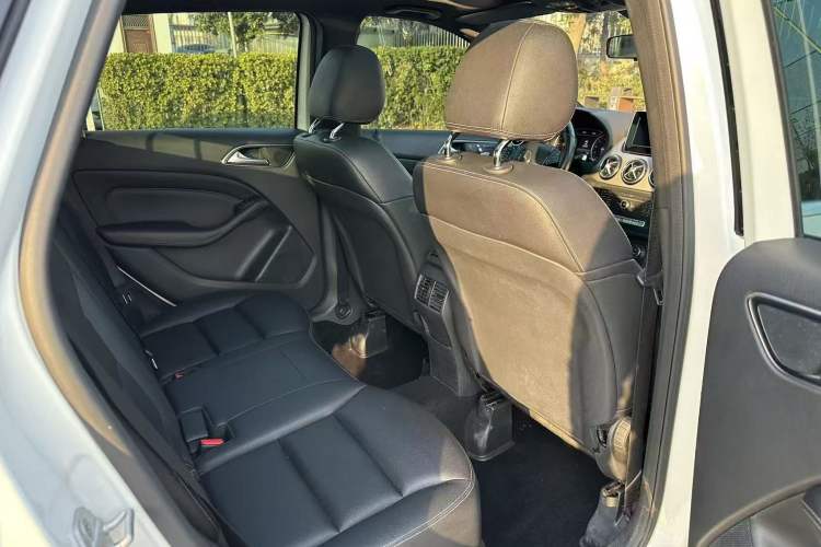 Used Mercedes-Benz B-Class 2015 B 200 Fashion Model
