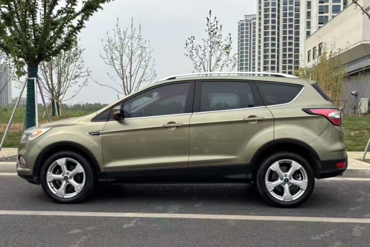 Used Ford Kuga 2018 EcoBoost 180 Two-Wheel-Drive Platinum Edition
