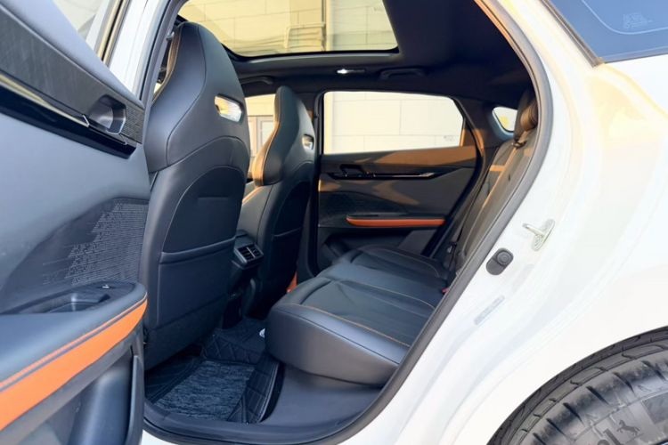 Used Changan UNI-V 2024 1.5T High-Energy Version
