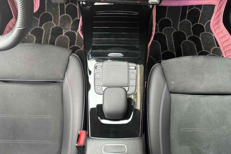 Used Mercedes-Benz A-Class 2021 A 200 L Sport Sedan Fashion Model
