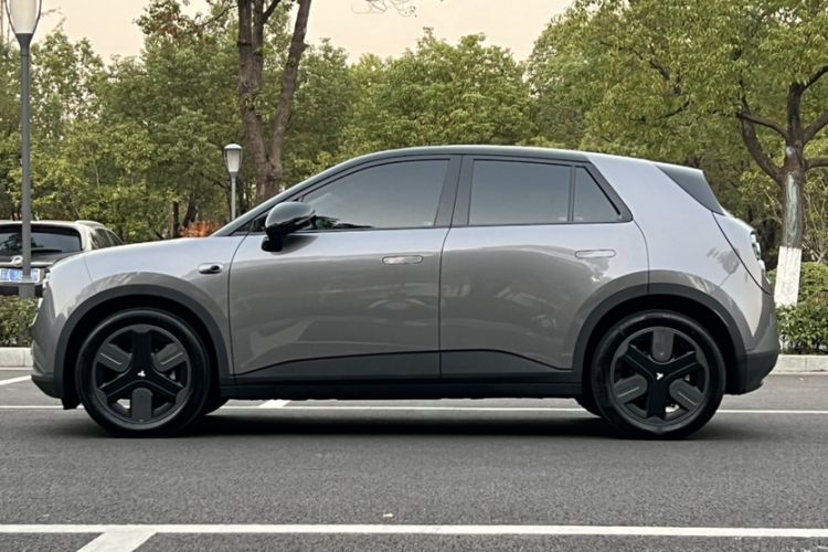 Used  firefly 2025 Illuminated Edition
