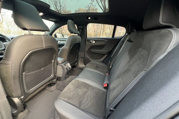 Used Volvo C40 2022 Long-Range PRO Version
