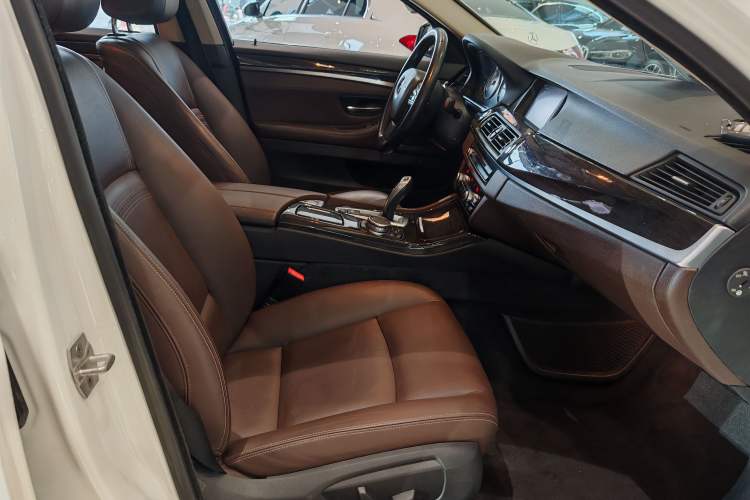 Used BMW 5 Series 2014 525Li Luxury Design Package