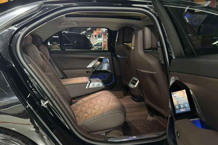 Used BMW 7 Series 2023 735Li M Sport Package
