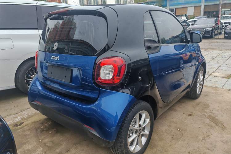 Used  fortwo 2018 1.0L 52kW Hardtop Dynamic Version China V
