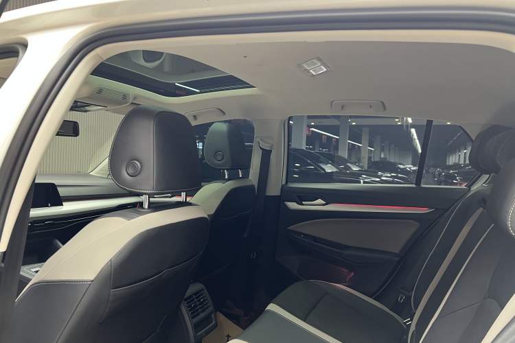 Used Volkswagen Golf 2023 Facelift 280TSI DSG Pro