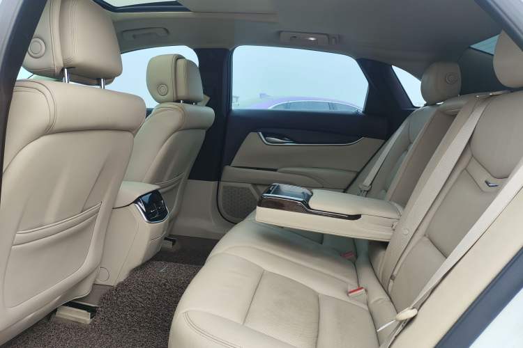 Used Cadillac XTS 2014 28T Comfort Version
