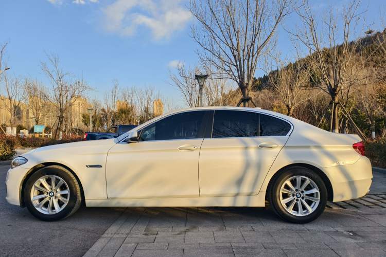 Used BMW 5 Series 2015 520i Elegant Edition