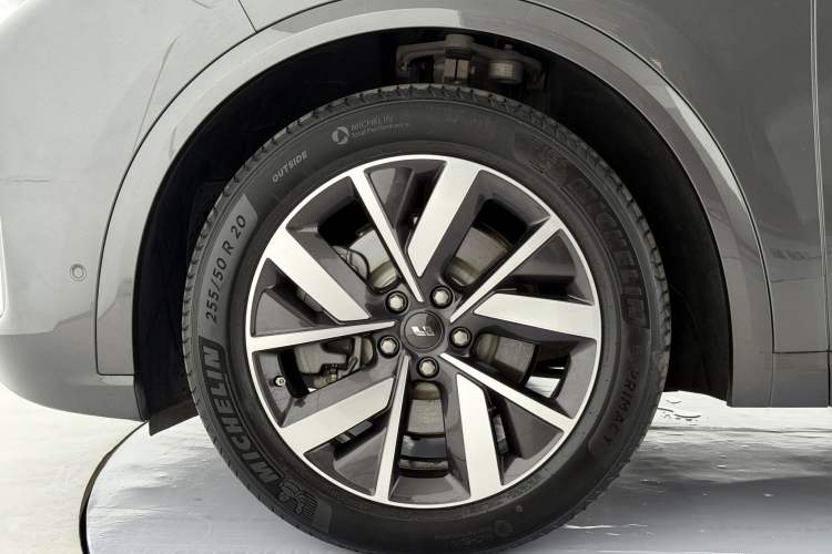 Used Li Auto L8 2023 Pro Model
