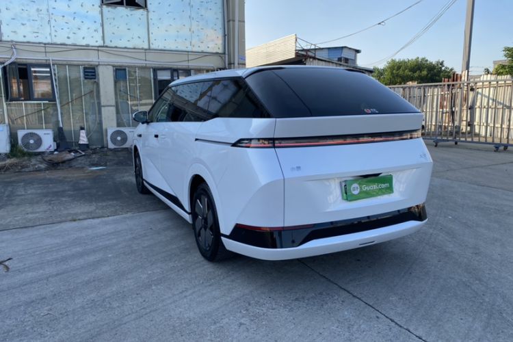 Used XPeng X9 2024 702 Ultra-Long Range Max
