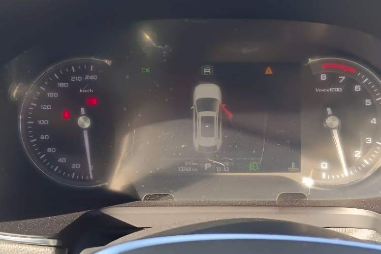 Used Roewe RX5 2016 30T Two-Wheel Drive Automatic Internet Smart Edition
