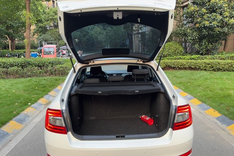 Used Skoda Octavia 2015 1.4TSI DSG Eado Edition
