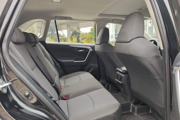 Used Toyota RAV4 2023 2.0L CVT Two-Wheel Drive Fashion Edition