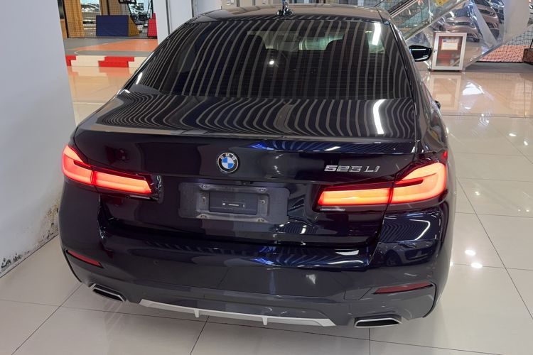 Used BMW 5 Series 2022 Second Facelift 525Li M Sport Package
