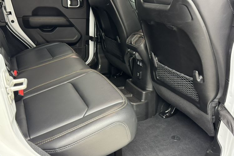 Used  Wrangler 2024 2.0T Sahara Four-Door Edition
