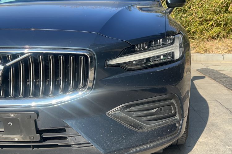 Used Volvo S60 2022 B4 Zhiyi Luxury Edition