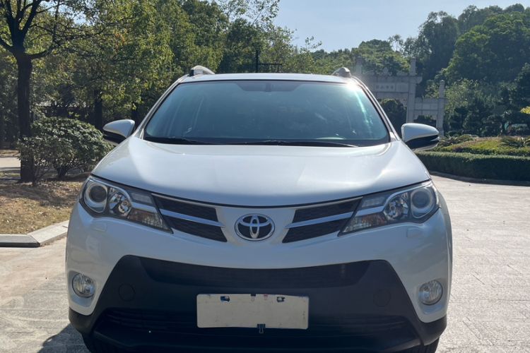 Used Toyota RAV4 2015 2.5L Automatic 4x4 Elite Edition
