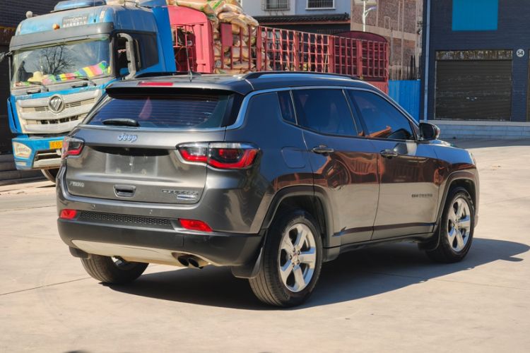 Used  Compass 2017 200T Automatic Family Edition