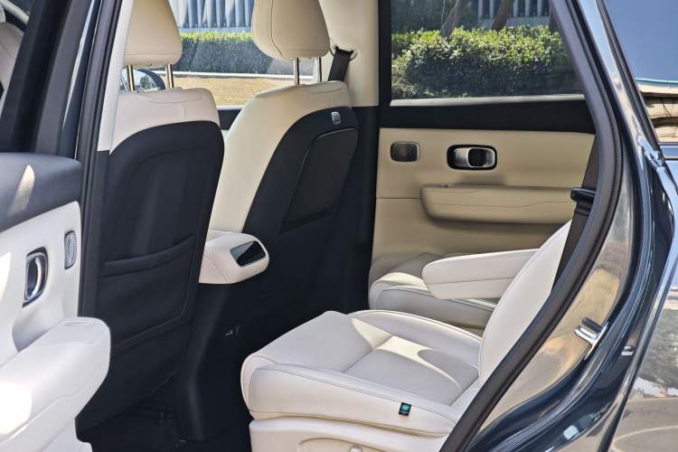 Used Leapmotor C16 2024 Range-Extended 200 Luxury Edition