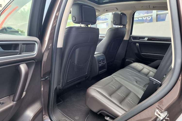 Used Volkswagen Touareg 2011 3.0 TSI Standard Version
