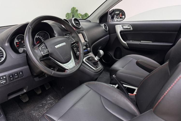Used Haval H6 2016 Upgraded Model 1.5T Manual Two-Wheel Drive Elite Version
