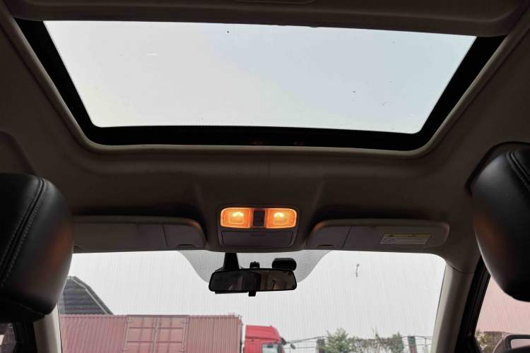 Used Dongfeng Fengon 580 2017 Revised Version 1.5T CVT Luxury Edition
