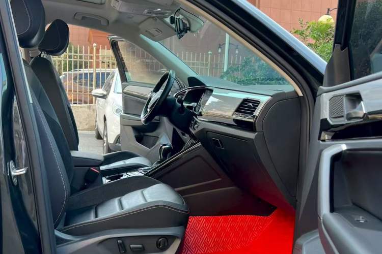 Used Volkswagen Tayron 2020 280TSI Two-Wheel Drive Luxury Connect Edition
