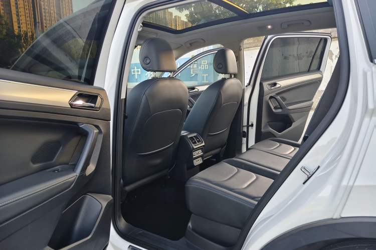 Used Volkswagen Tiguan L 2019 330TSI Automatic Two-Wheel Drive Panoramic Comfort Edition China VI Standard
