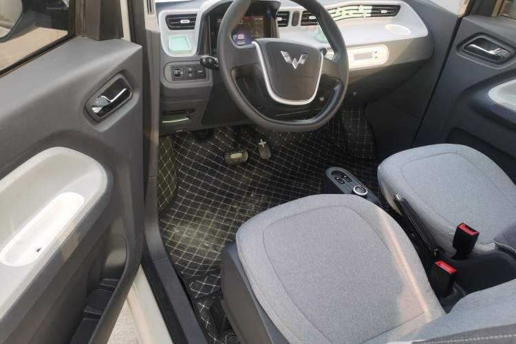 Used Wuling Hongguang MINIEV 2022 Macaron Premium Model – Lithium Iron Phosphate