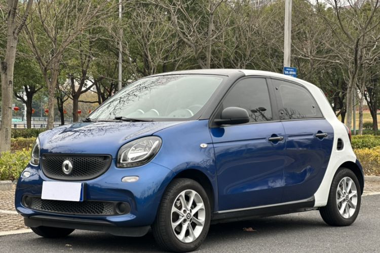 Used smart forfour 2018 1.0L 52 kW Dynamic Edition