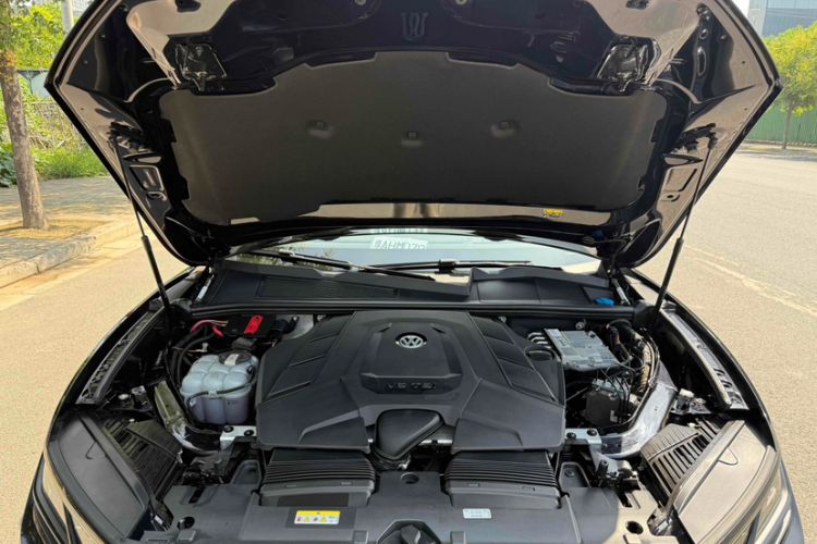 Used Volkswagen Touareg 2022 3.0 TSI Luxury Edition Black Diamond Sport Package
