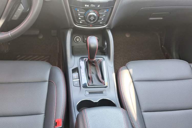 Used Changan CS75 2014 1.8T Automatic Elite Model China IV Standard
