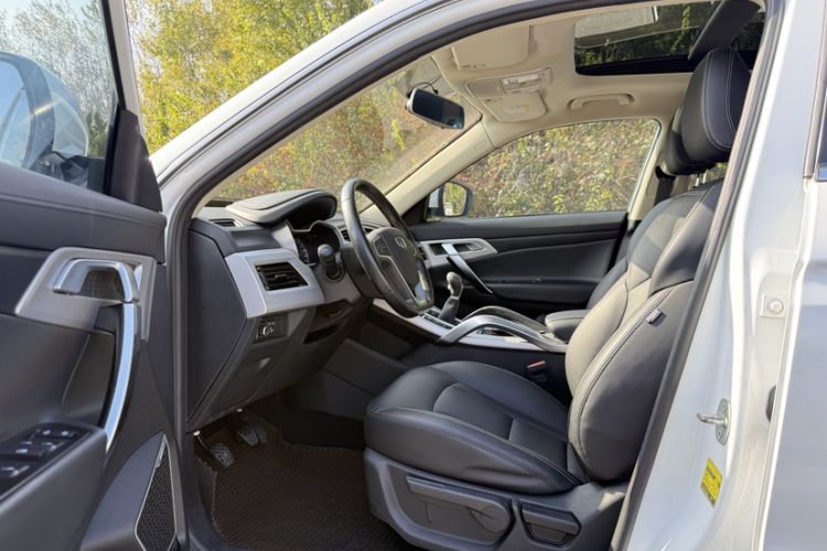 Used Geely Auto Emgrand X7 Sport 2016 2.0L Manual ZhiShang Version