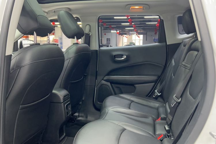 Used  Compass 2017 200T Automatic Family Edition
