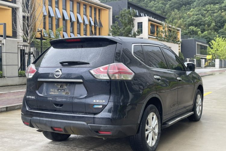 Used Nissan X-Trail 2015 2.0L CVT Comfort MAX Edition 2WD
