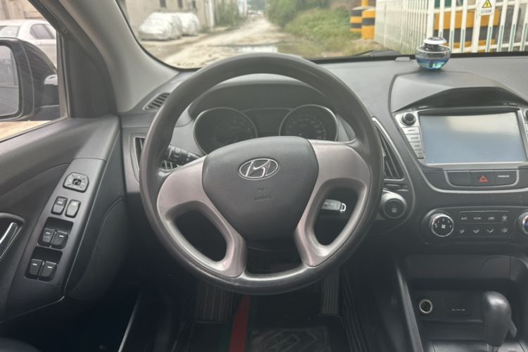 Used Hyundai ix35 2015 2.0L Automatic 2WD Comfort Edition China IV Standard
