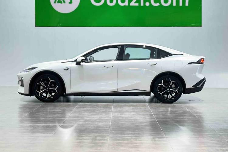 Used  SL03 2023 200Max Range-Extended Version
