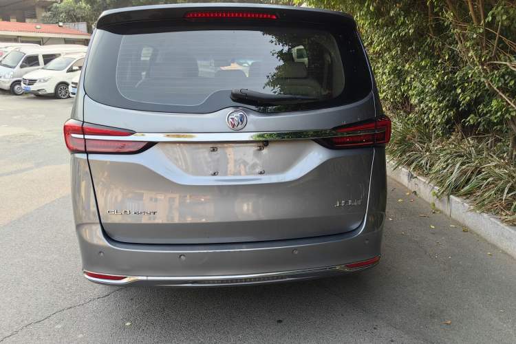 Used Buick GL8 2022 Land Cruiser Executive Class 652T Comfort Model
