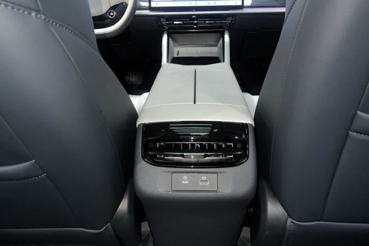 Used Dongfeng eπ eπ007 2024 All-Electric 530 RuYi Edition