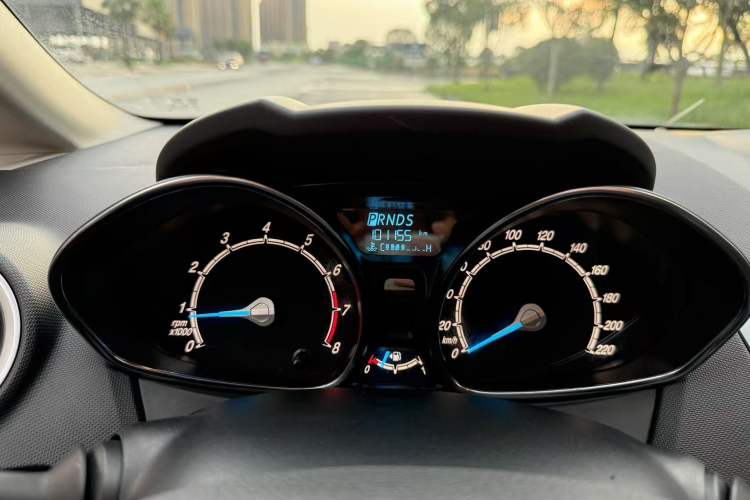 Used Ford Fiesta 2013 Hatchback 1.5L Automatic Fashion Edition
