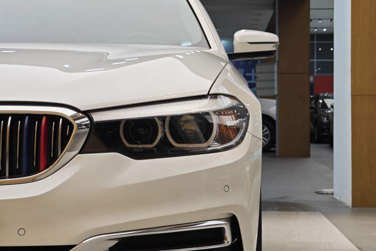 Used BMW 5 Series 2019 Facelifted 525Li Luxury Package
