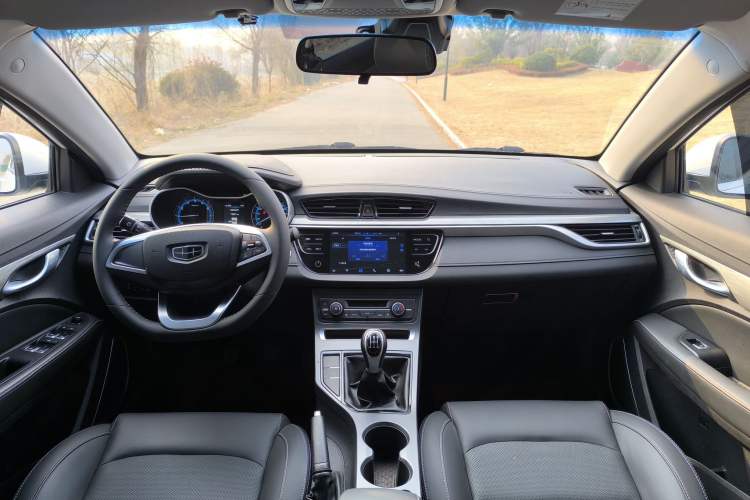 Used Geely Auto Emgrand 2019 Leading Edition 1.5L Manual Luxury Model China VI Standard