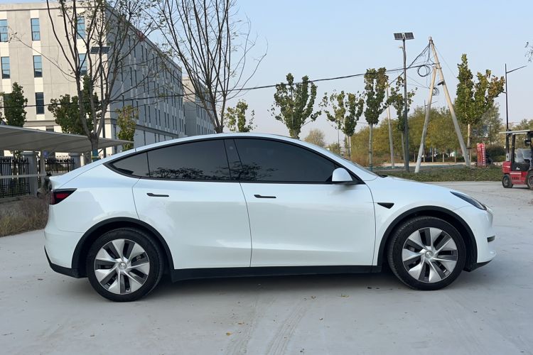 Used Tesla Model Y 2022 Rear-Wheel-Drive Version
