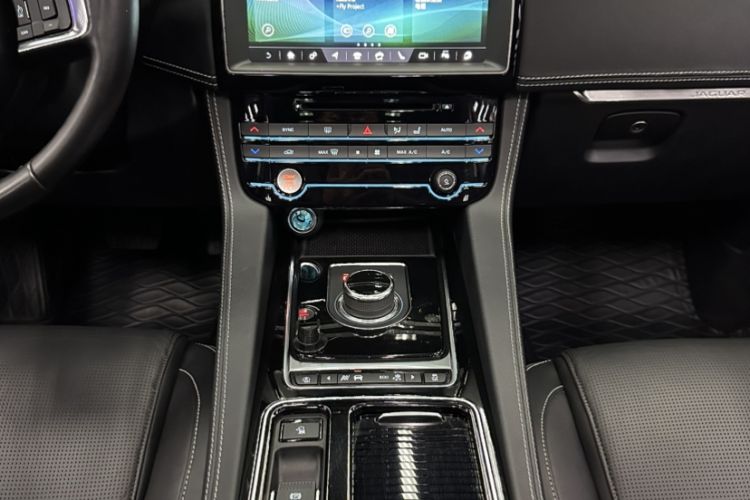 Used Jaguar F-PACE 2018 Restyled 2.0T All-Wheel-Drive R-Sport Sport Edition
