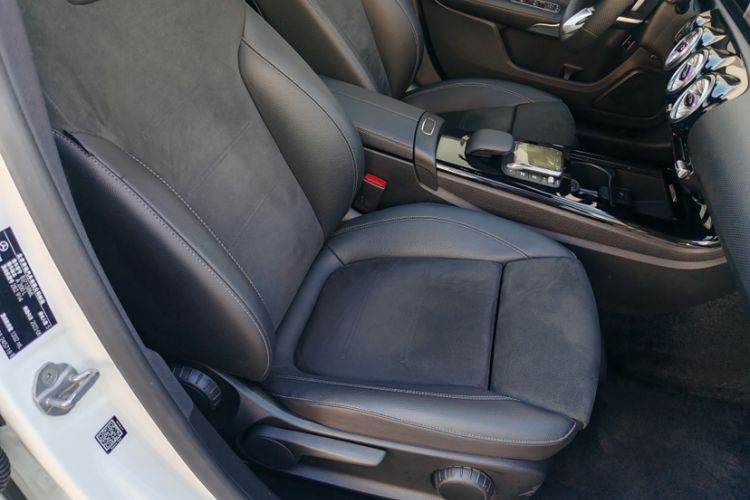 Used Mercedes-Benz A-Class 2022 Second Facelift A 200 L Sport Sedan Fashion Version
